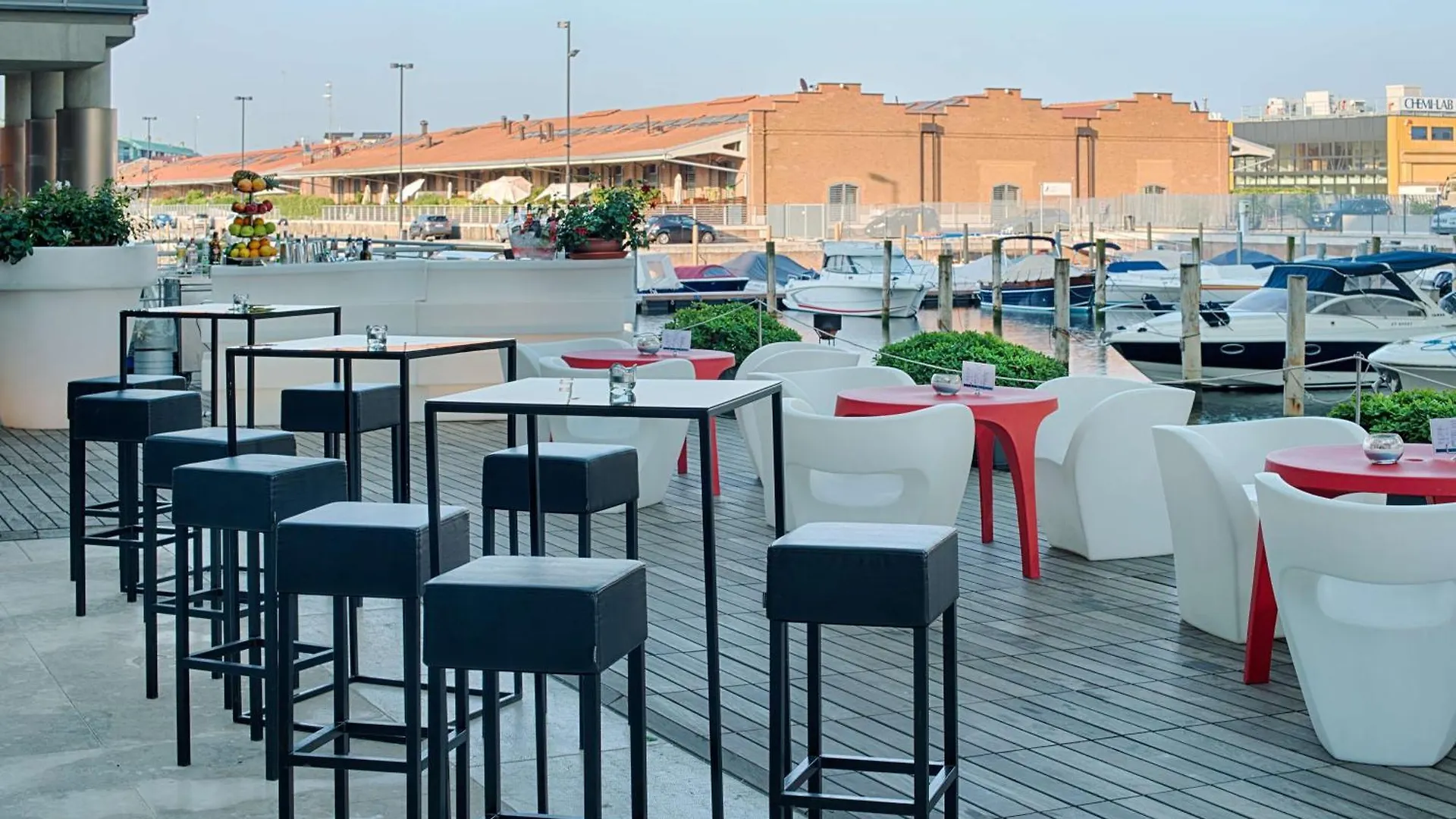 Nh Venezia Laguna Palace Mestre 4*,
