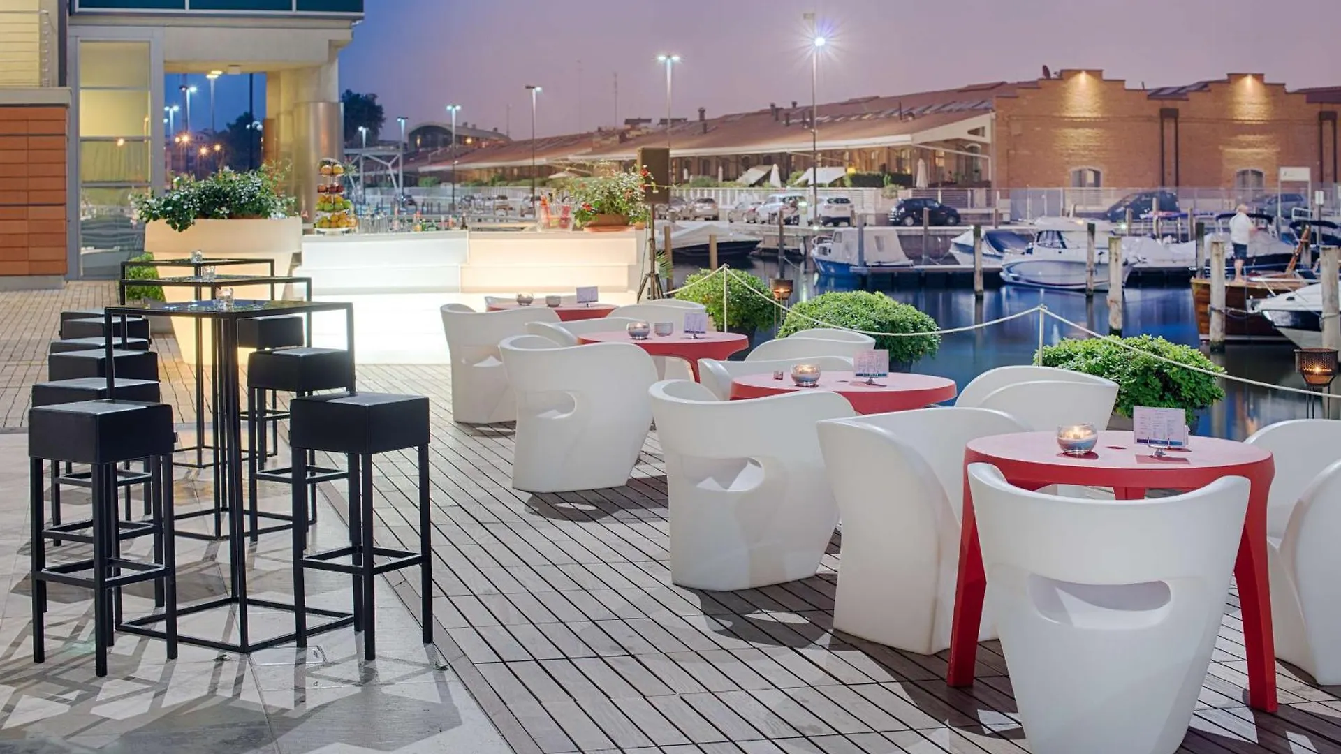 מסטרה Nh Venezia Laguna Palace 4*,