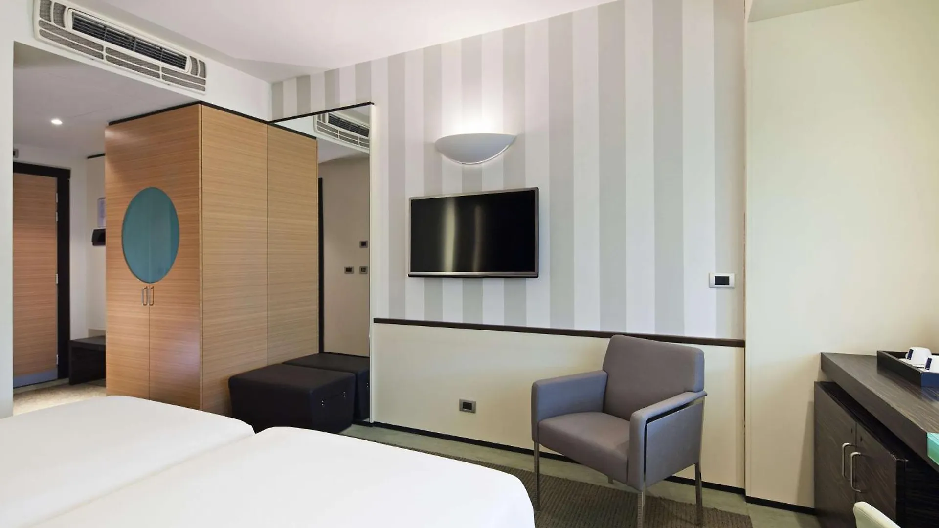 Nh Venezia Laguna Palace Mestre 4*,  Italy