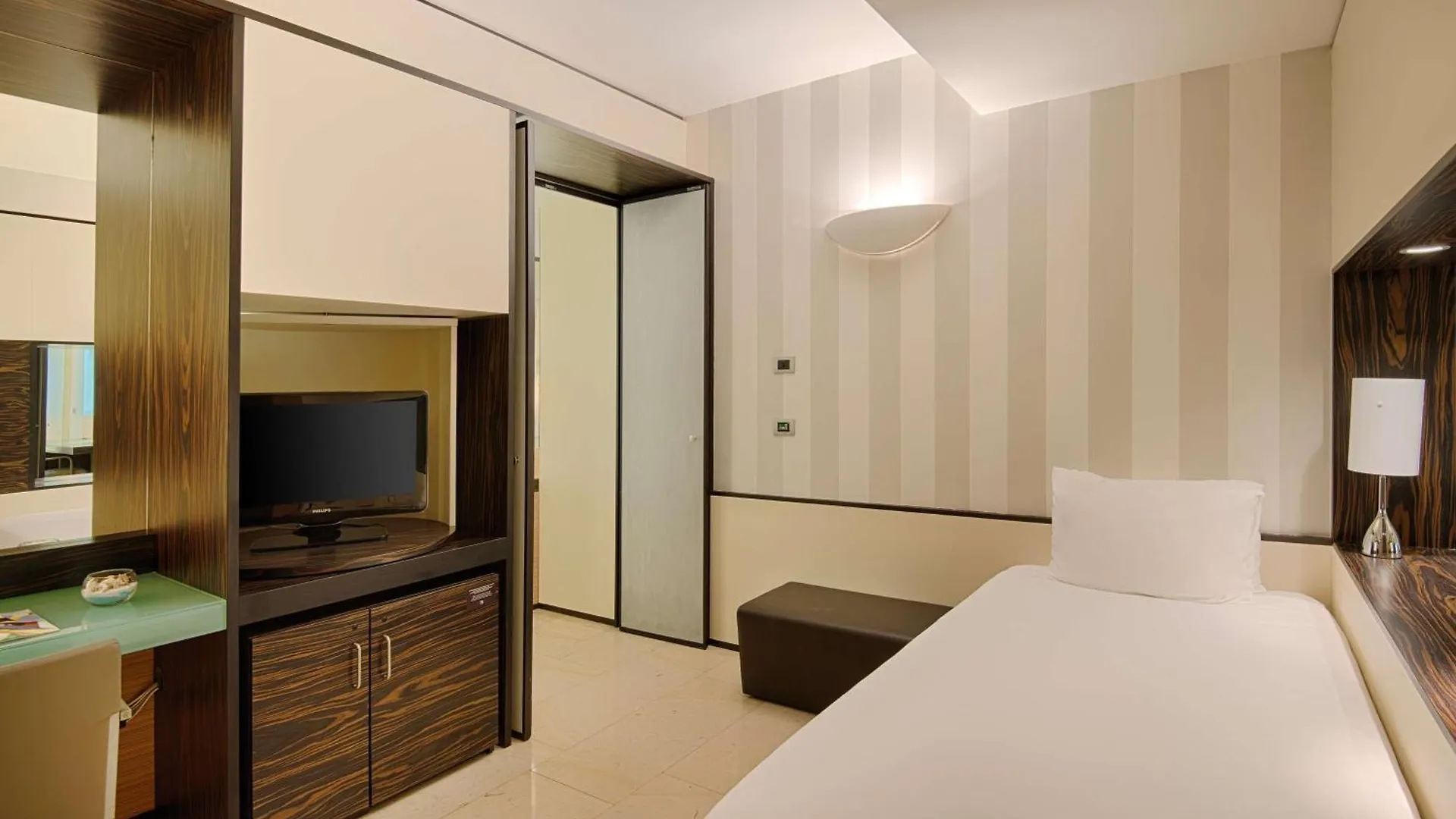 Nh Venezia Laguna Palace Mestre 4*,